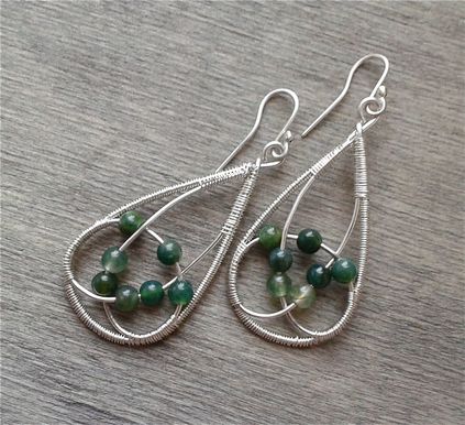 Earrings with moss agate